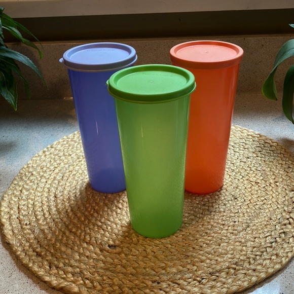 Tupperware Kitchen 3 Tupperware Tumblers With Lids Poshmark